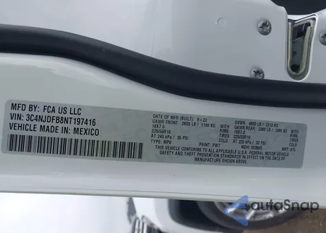 2022 Jeep Compass Latitude Lux 4X4 z USA, uszkodzony, nr VIN 3C4NJDFB8NT197416